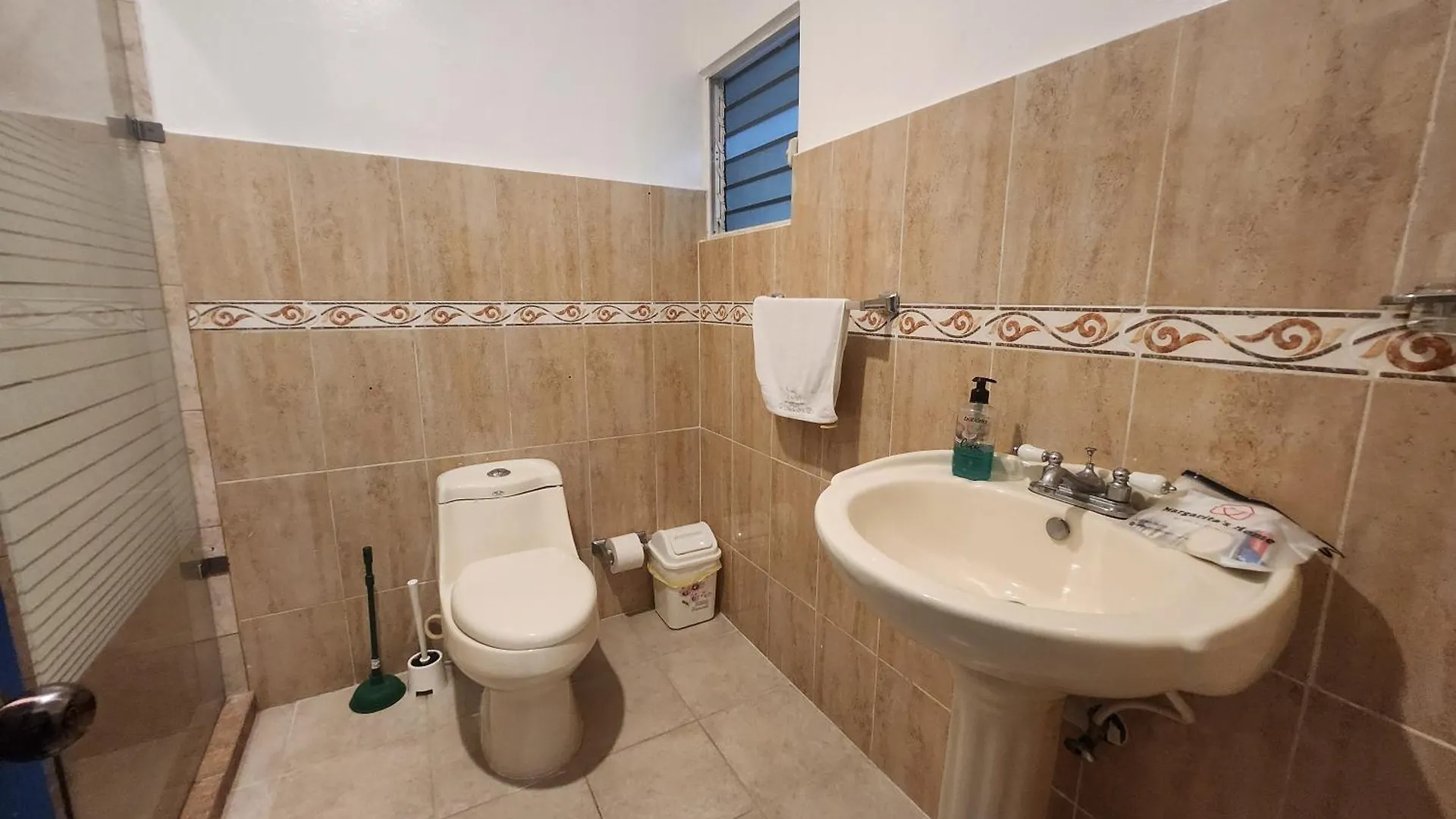 Дом отдыха Вилла Private House With Pool, Ac, Bbq, Fast Wi-Fi, Pet & Family Friendly, Near Colonial Zone, Mirador Sur Park & Ocean, In Санто-Доминго Доминиканская Республика